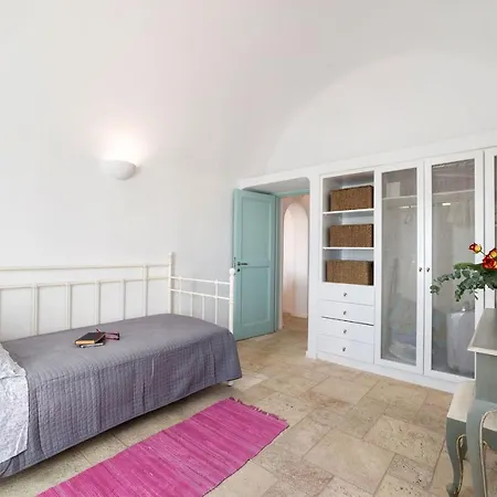 Sleeps8-parking-garden-pool-sunsets-barbeque וילה Emporio (Santorini)