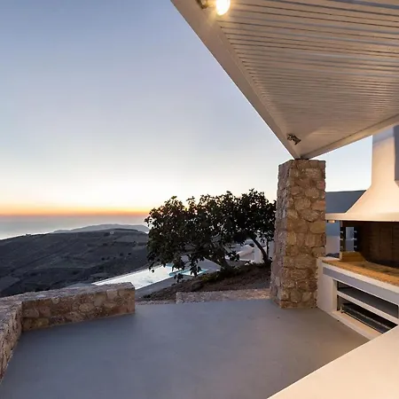 Sleeps8-parking-garden-pool-sunsets-barbeque וילה *