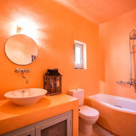 Sleeps8-parking-garden-pool-sunsets-barbeque וילה